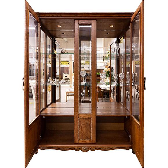 Шкаф-витрина 3д «Алези» П1.350.0.05 (П350.05), Материал: массив дуба, Цвет: Античная бронза (35005-2.jpg) Шкаф-витрина 3д «Алези» П1.350.0.05 (П350.05), Материал: массив дуба, Цвет: Античная бронза